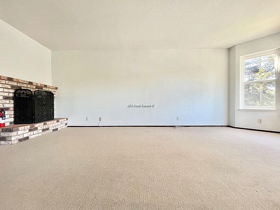 5th image of 915 Lincoln Way #1