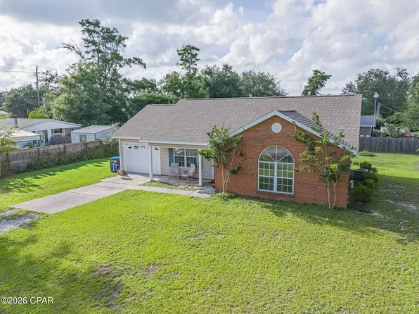 3933 Gravelle Dr, Southport, FL 32409