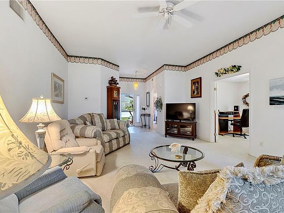 2nd image of 1120 High Vista Dr