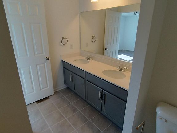 5th image of 447 Comstock Dr #447