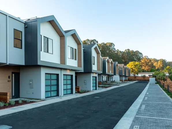 121 Darlington Ln, Soquel, CA 95073