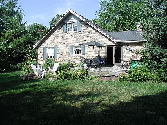 Secluded fenced back yard