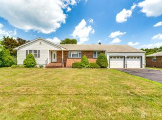 1365 Sioux Rd, North Brunswick, NJ 08902