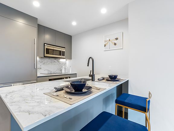 4th image of 515 E 86th St #1402