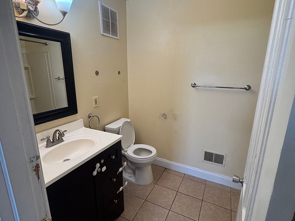 2nd image of 248 Green St