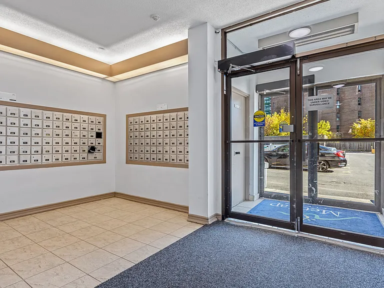 2880 Carling Ave — Photo 20