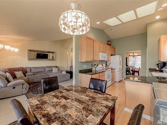5th image of 10511 230th Avenue Ct E