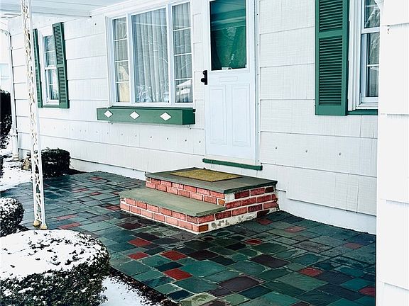 2nd image of 6 Locust St