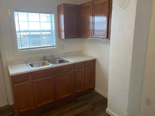 909B Park Ter, High Pt, NC 27260