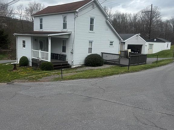 2nd image of 104 Robin St
