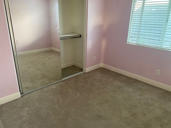 5th image of 514 Meadow Valley Cir