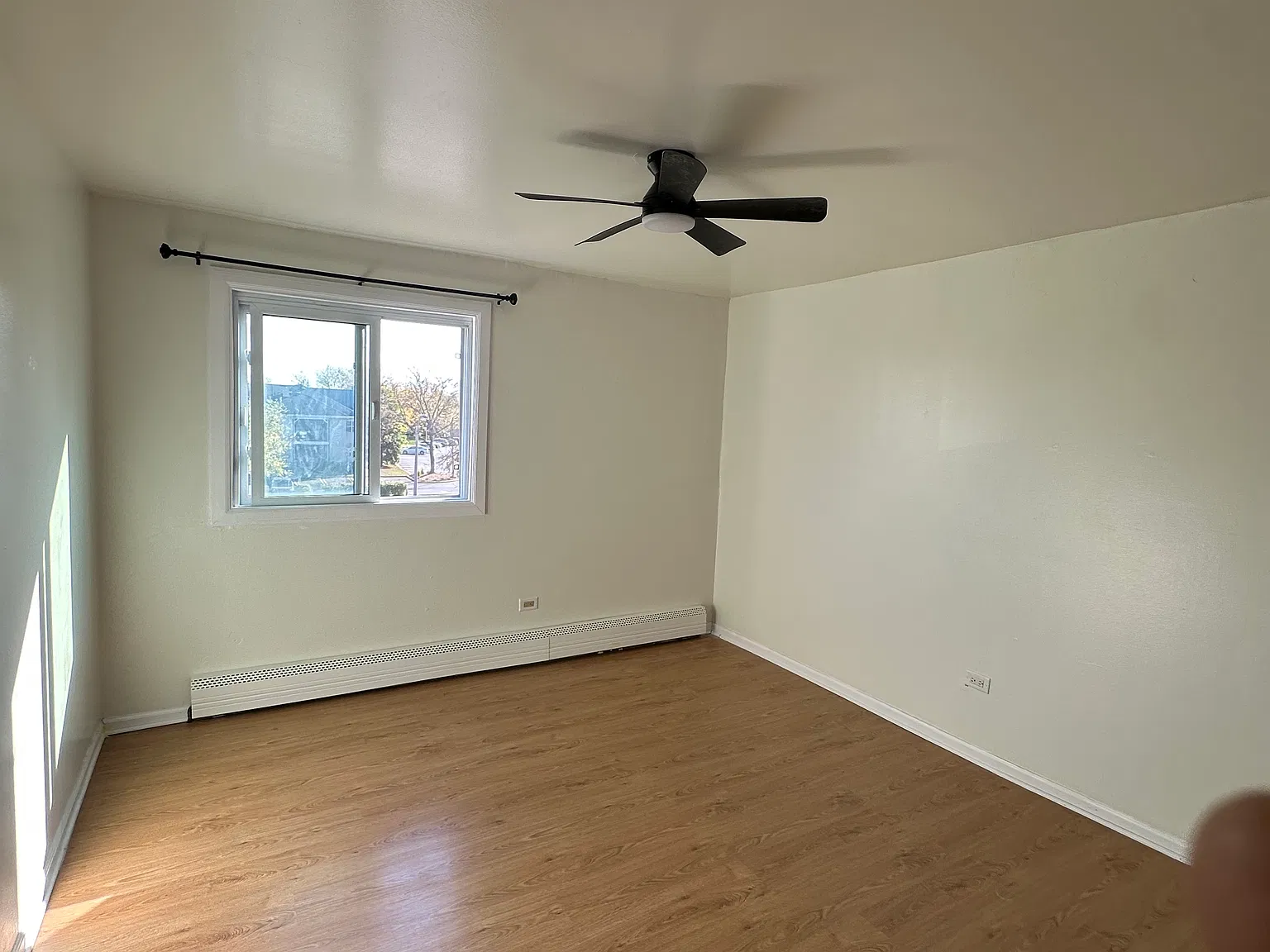 2 bed, 981 sqft, $1,700 — Photo 3