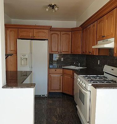 2nd image of 22-24 47th St #2