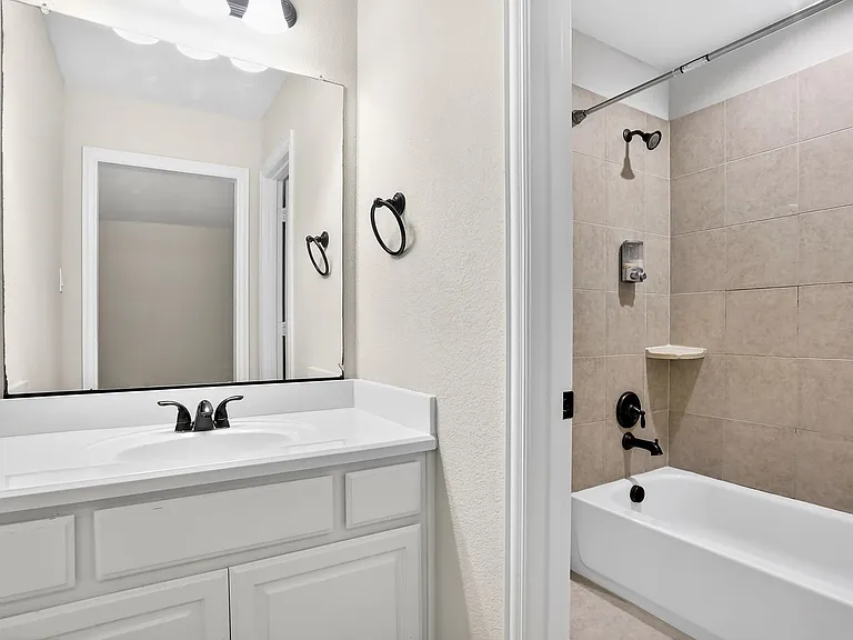 2346 Arezzo Ln — Photo 27