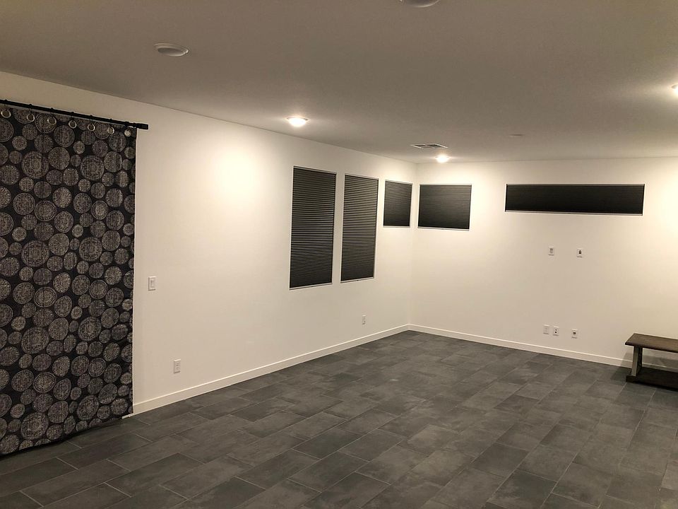 2nd image of 533 Everett Ridge Ave