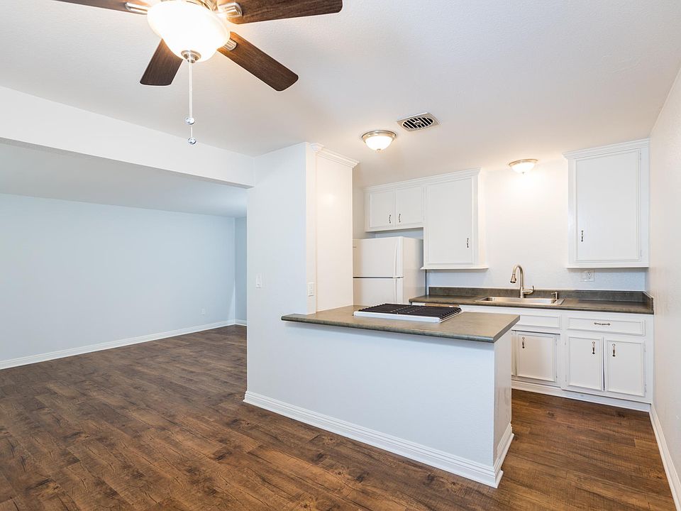 2nd image of 802 Knoxville Ave #201