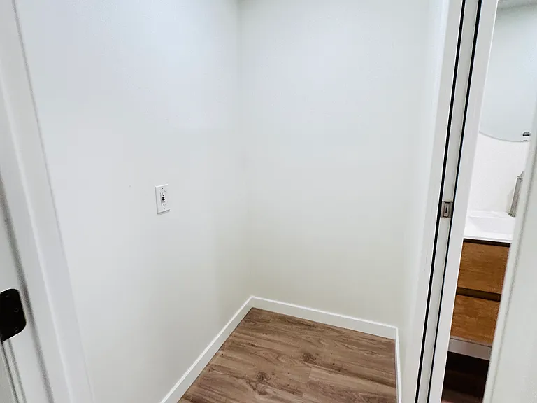 255 D St — Photo 17