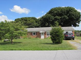 21 Clay Slate Rd, Oley, PA 19547