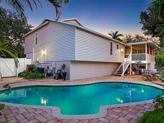 5th image of 10324 60th Cir