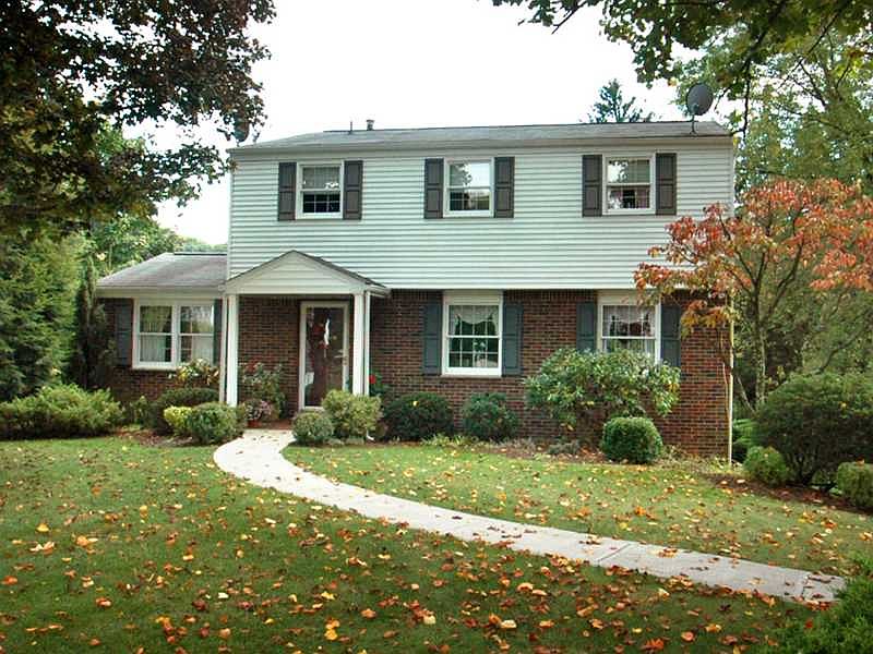 1st image of 3704 Gleneagle Dr