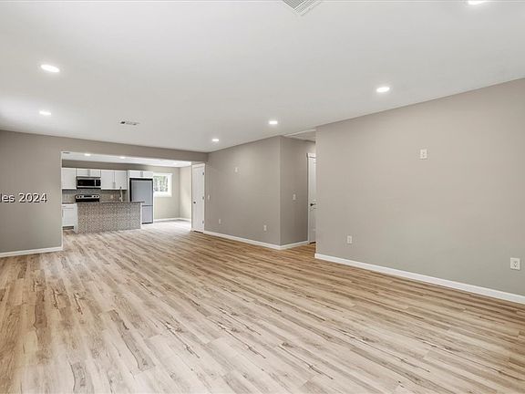 5th image of 5 Castle Rock Rd