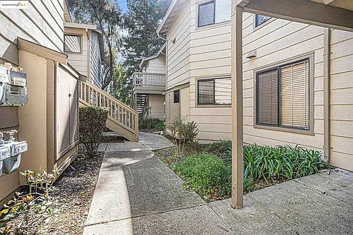 704 Windsor Photo 1