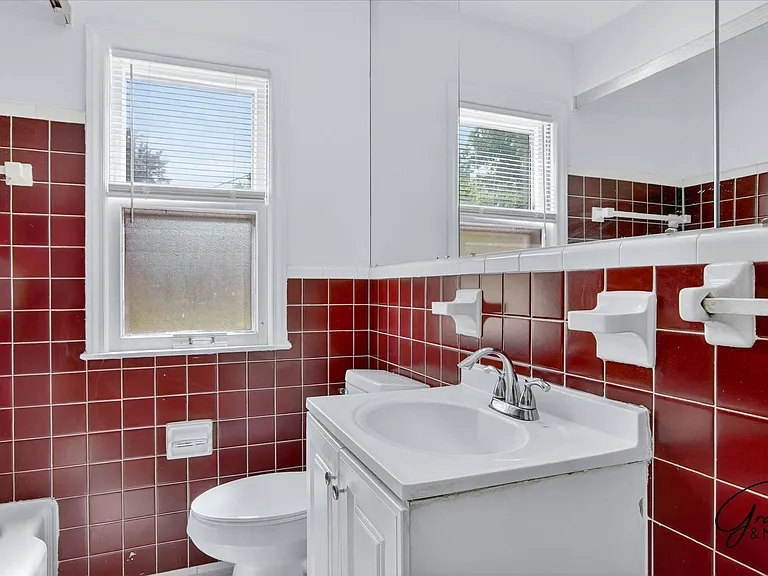 20410 Five Points St — Photo 16