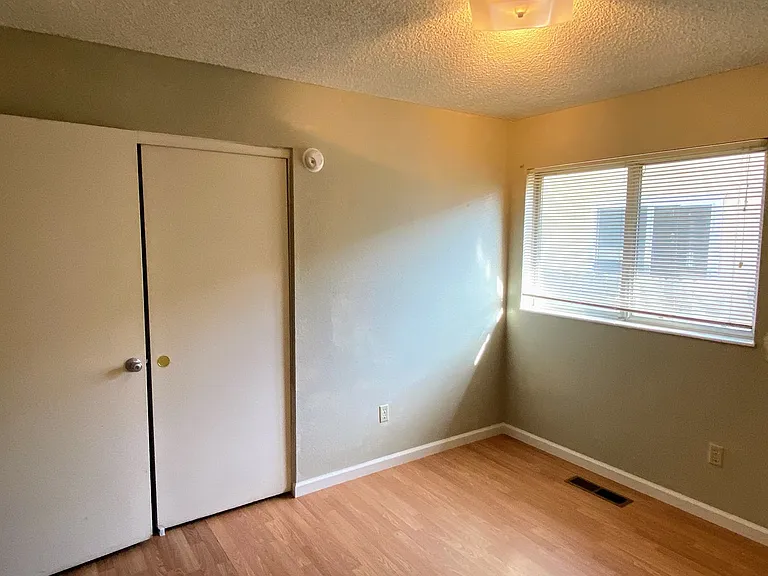 1530 Burnside Ct — Photo 8