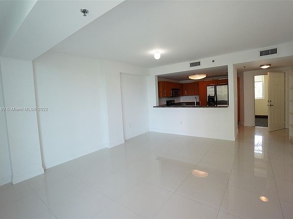 4th image of 6362 Collins Ave #304