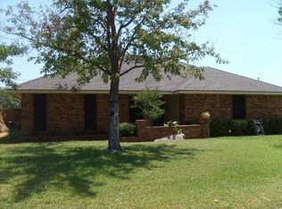 833 Nicole Dr, Burleson, TX 76028