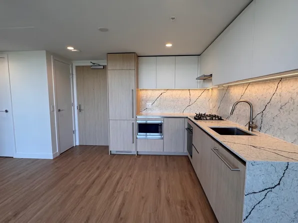 2135 Springer Ave, Burnaby, BC