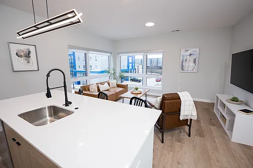 60 E Green St #506 Photo 1