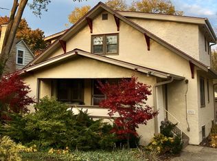 1211 Ridgewood Dr, Highland Park, IL
