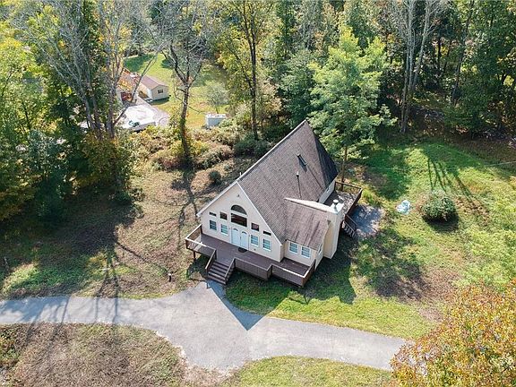 2nd image of 271 Maloney Ln