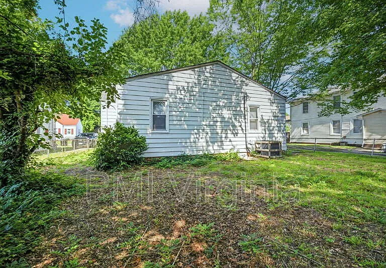 1915 Lansing Ave — Photo 21