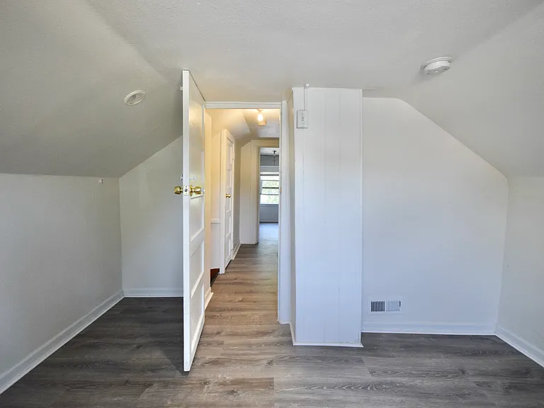 5841 NE 18th Ave — Photo 55