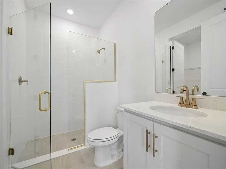 15219 Hamlin Park Dr — Photo 8