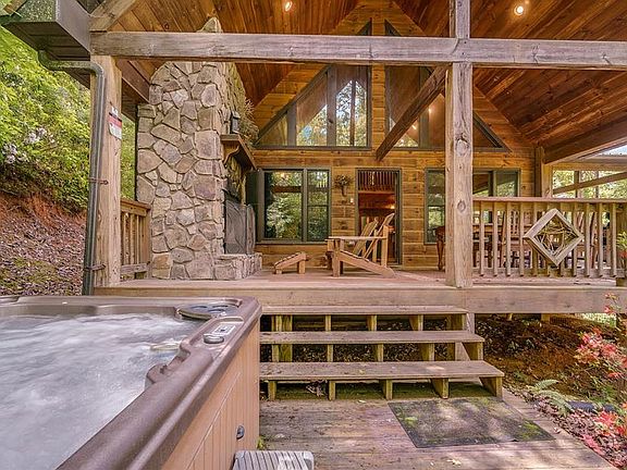 Hot tub just off main deck