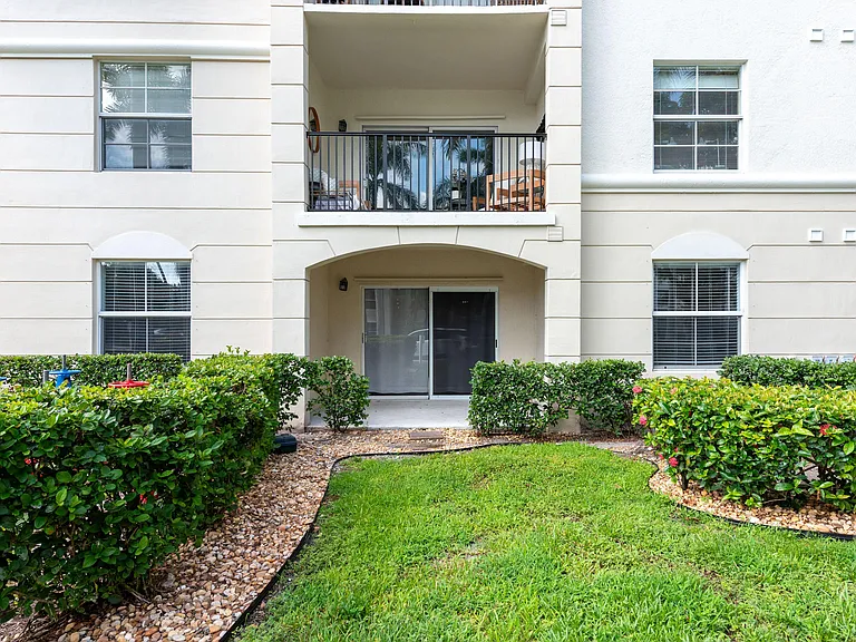 1106 Tuscany Way — Photo 36
