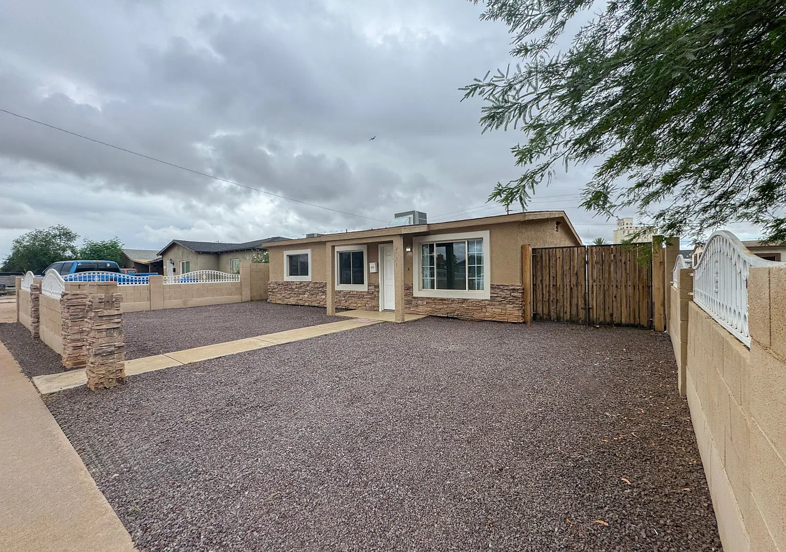 2bed/2bath House At Van Buren St/27th Ave! Move-In Ready For Immediate Move-In! No Hoa! Rv Gate! — Photo 3