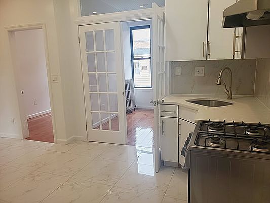 1st image of 132 N 1st St APT 6