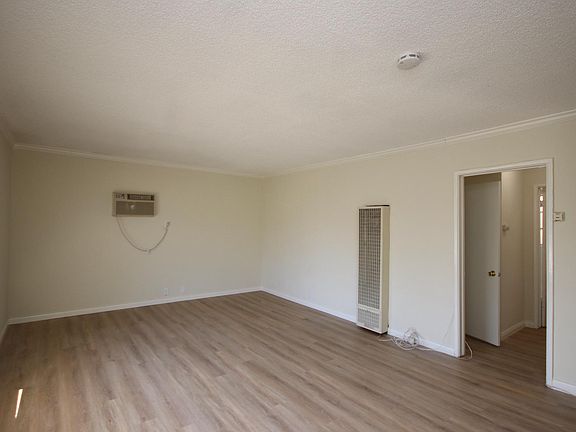 5th image of 1120 E Villa St APT 7