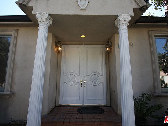4th image of 1239 S Castello Ave