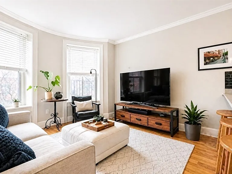 142 W Concord St #3 — Photo 6
