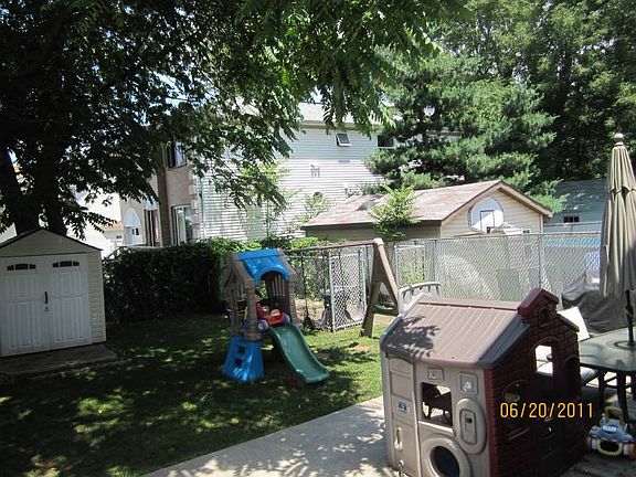 3rd image of 3577 Richmond Ave