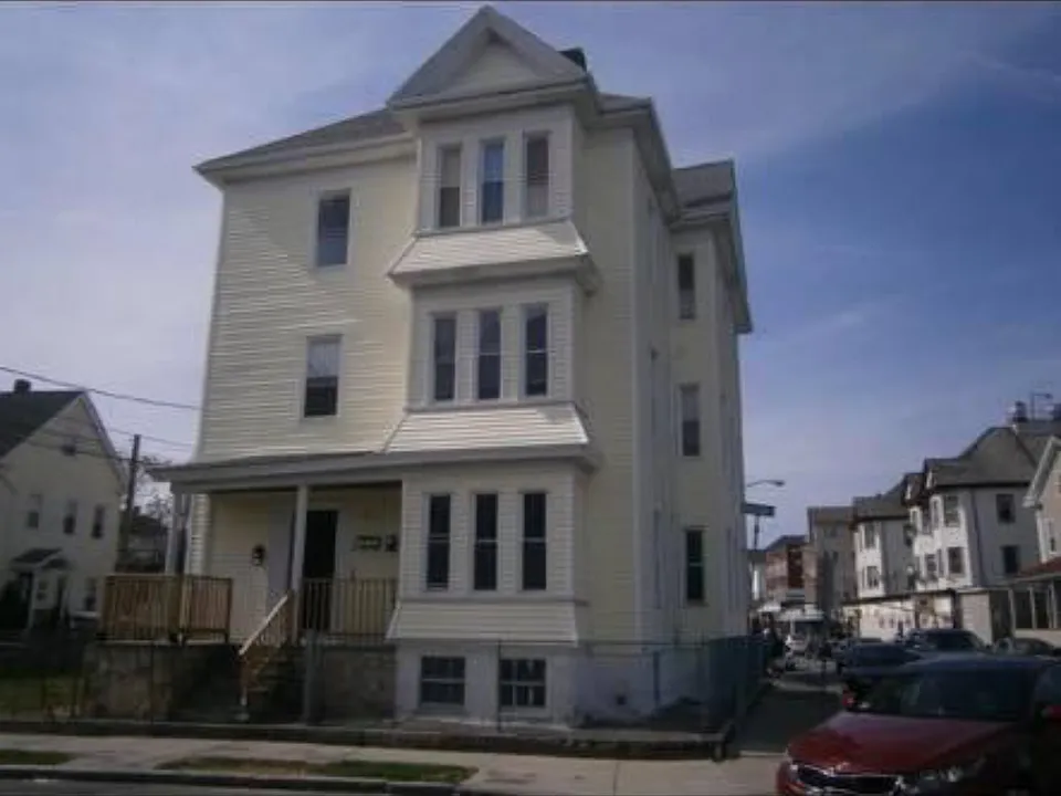 109 Division St #2