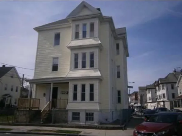 109 Division St #2, New Bedford, MA 02744