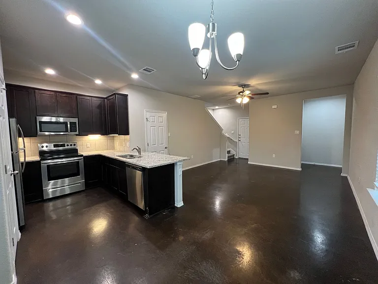 1516 Lucille St — Photo 22