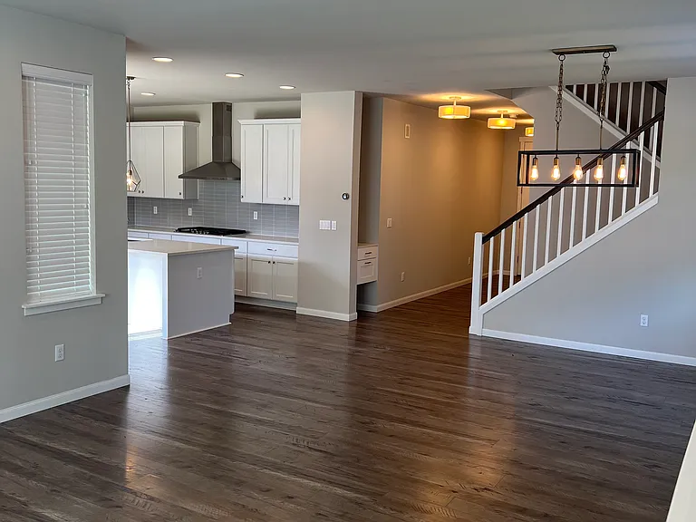 3852 Sentinel Dr — Photo 7