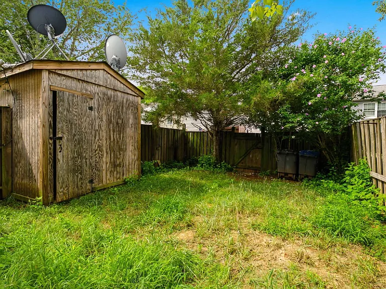 8635 Reinecke Ct — Photo 30